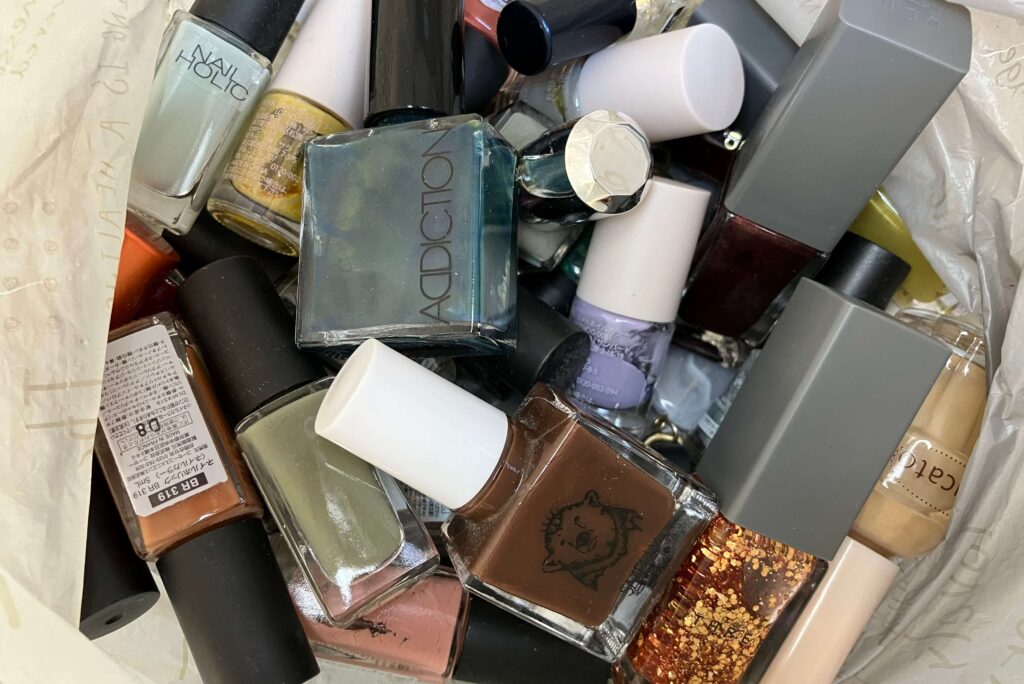 古くなったネイルポリッシュ